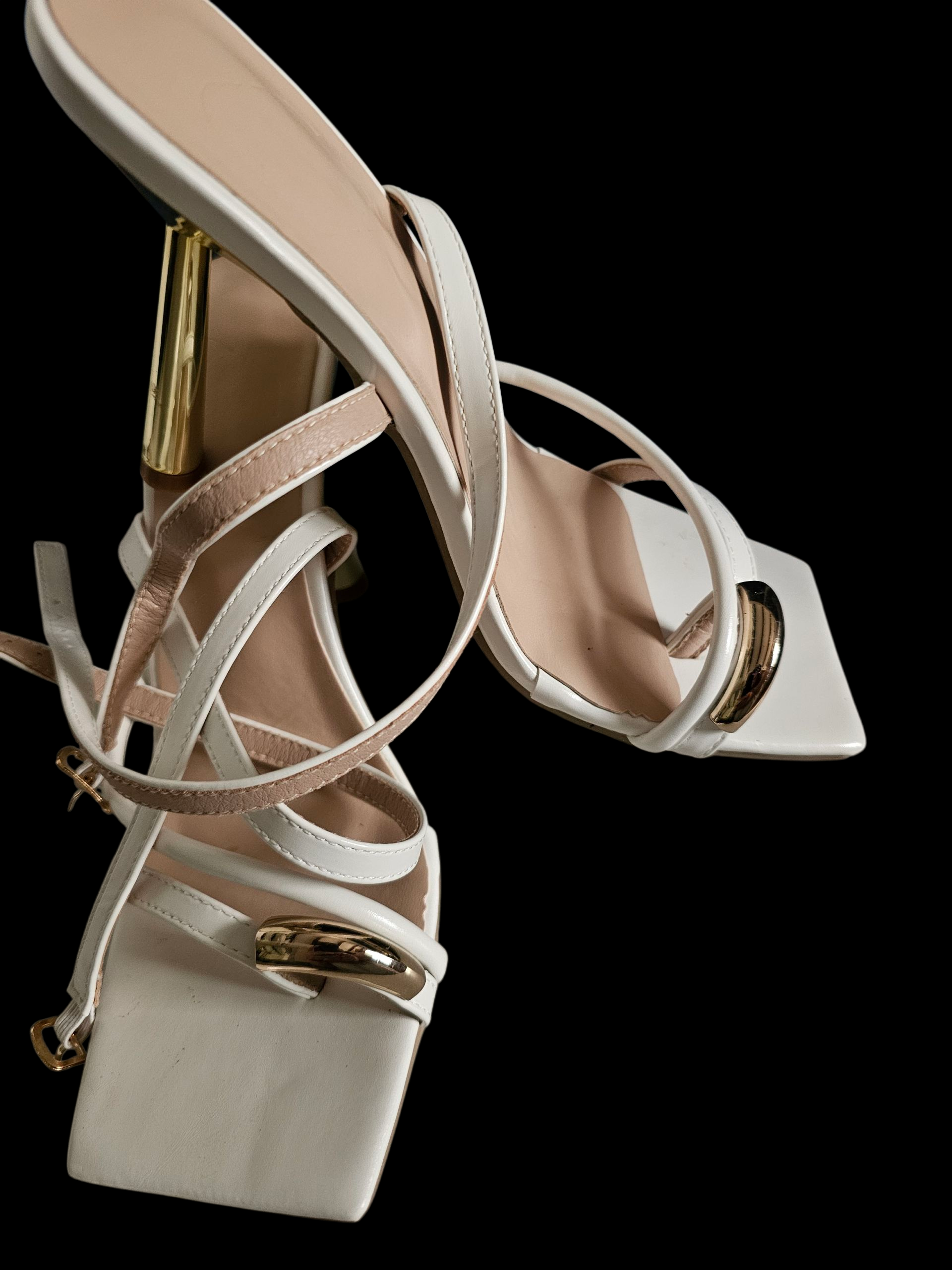 sandalias blancas